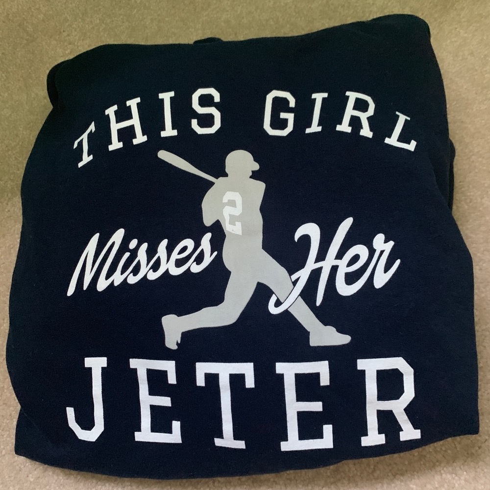 Yankees Jeter Gildan Sweatshirt! Brand new!!